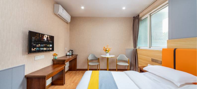 郑州乐驻假日酒店(经开广场地铁站店)图片