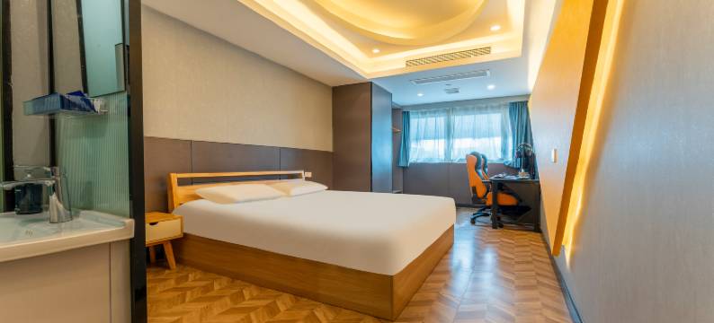 网鱼电竞酒店(武汉循礼门地铁站友谊路店)图片