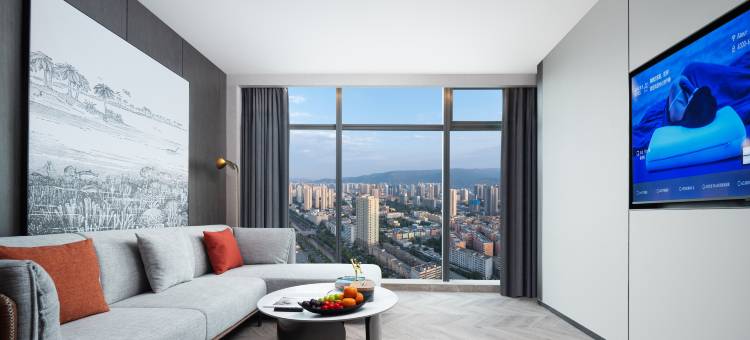 兰州五里铺省人民医院亚朵酒店图片