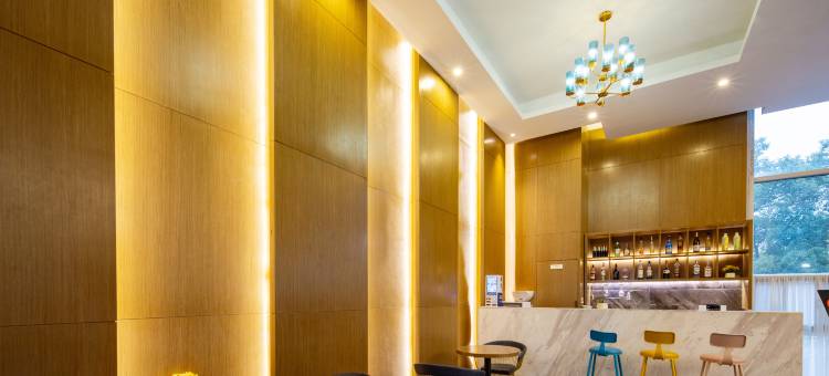 宜必思·尚品酒店(武汉光谷广场民族大学店)图片