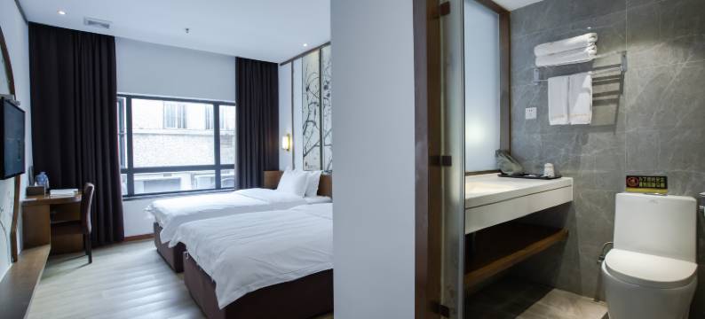 东川精品酒店(广东省人民医院烈士陵园地铁站店)图片