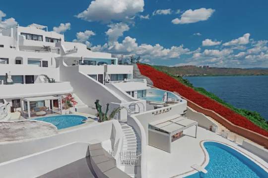 大理鬆雲懸崖酒店