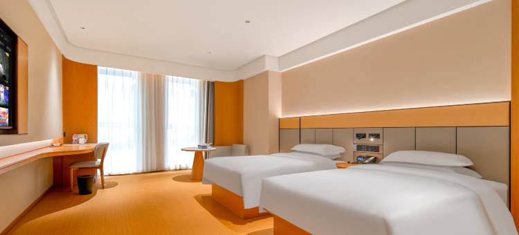 华悦凯旋大酒店(伟业大厦新城公交站店)图片