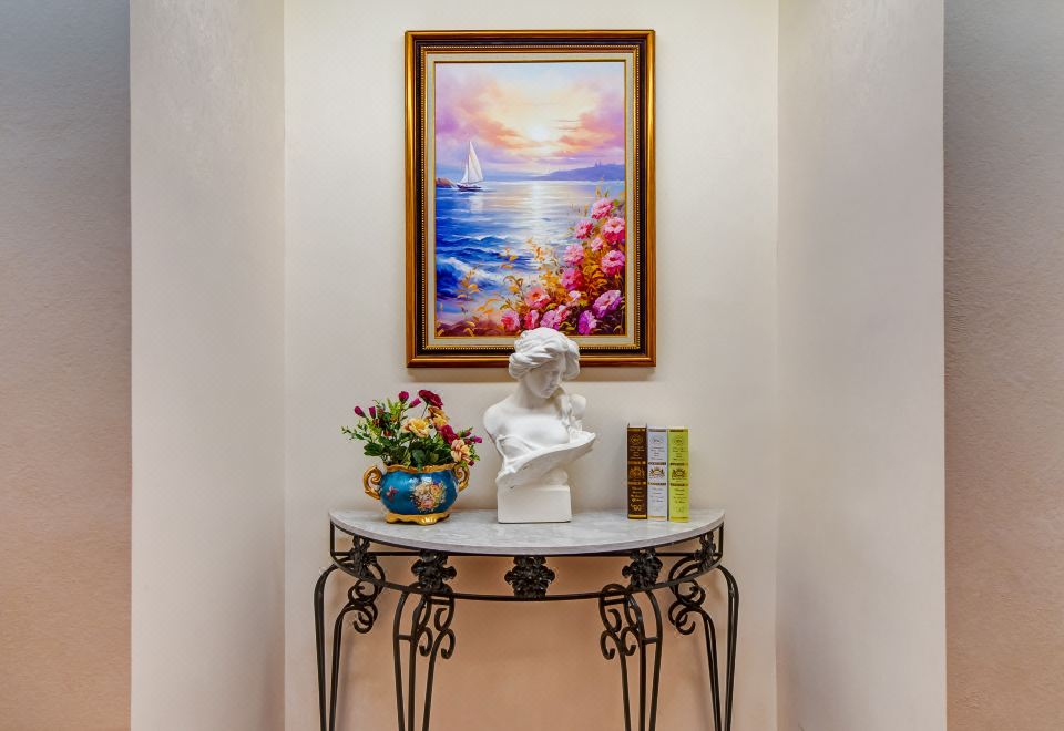 Manzhouli Xinyouyi Russian Hotel Co., LTD Hotel Overview