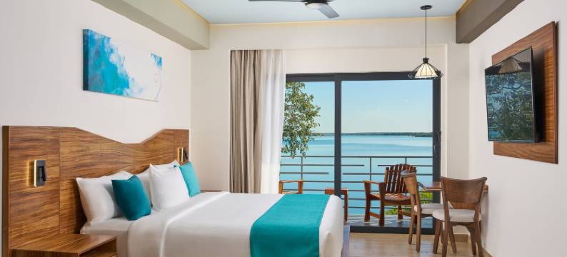 克里斯塔利诺滨海酒店餐厅和SPA(Cristalino Lagoon Front Hotel, Restaurant & Spa)图片