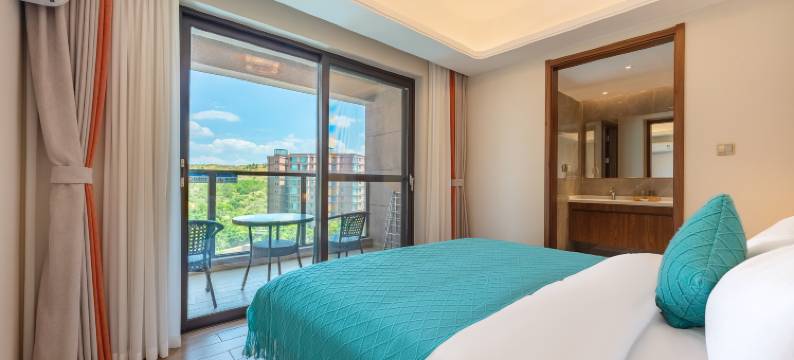 抚仙湖慢雲度假民宿(澄江化石地博物馆欢乐大世界店)图片