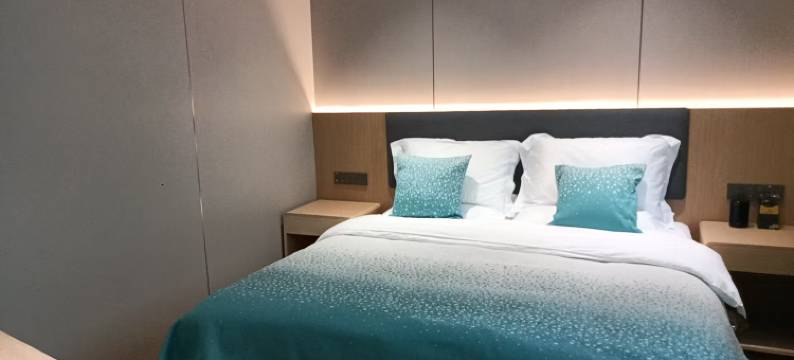 卢氏金桥四季主题酒店图片