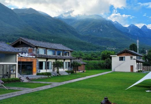 山止民宿外景图