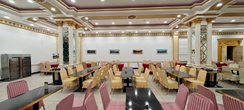 家庭精选超大床酒店图片