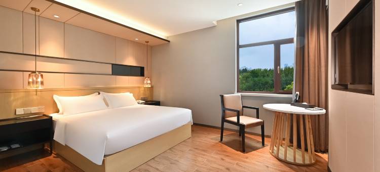 艺龙酒店(天津蓝海商贸城宜兴埠北地铁站店)图片