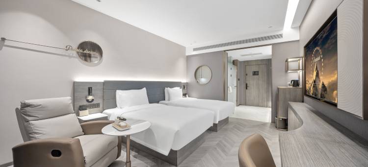 朗丽兹酒店(天津五大道小白楼地铁站店)图片