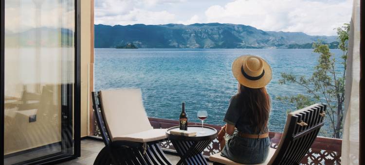 泸沽湖喜雾屿湖景设计师酒店图片