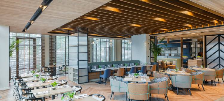 福朋喜来登阿卜杜勒阿齐兹国王酒店(Four Points by Sheraton King Abdul Aziz Road)图片