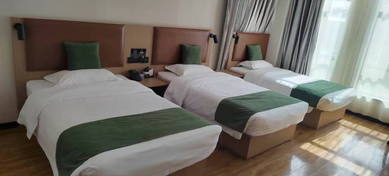 库尔勒天鹅河丽呈睿轩酒店图片