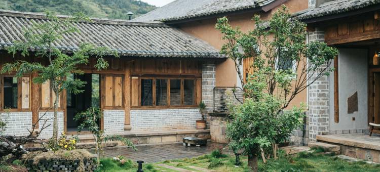 巍山封川塔温泉客栈(巍宝山景区店)图片