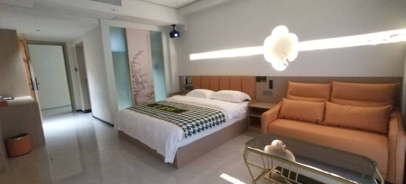 米娅雨林美宿酒店(告庄西双景星光夜市店)图片