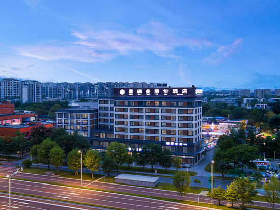 成都星瑞美丽华酒店(电子科技大学百草路地铁站店)