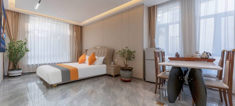 逊克乌娜吉白桦小镇酒店图片