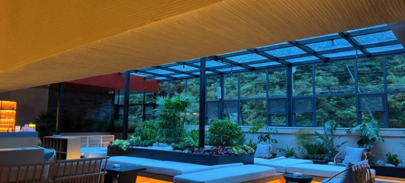 泸定烹坝十里香酒店图片