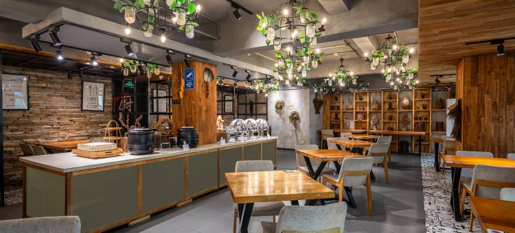 广州火车站微八逸居酒店(白云世界皮具贸易中心店)图片