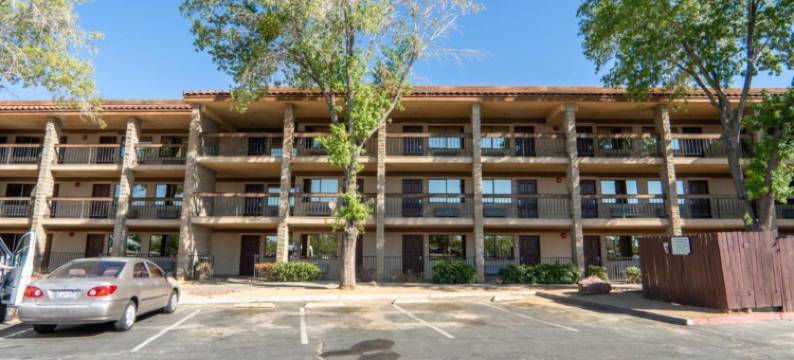 MOTEL 6 维克多维尔绿树大道(Motel 6 Victorville Green Tree Blvd)图片