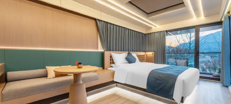 游垫古村太空舱民宿图片