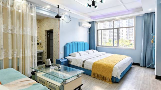 孝感悦漫主题酒店(湖北工程学院店)