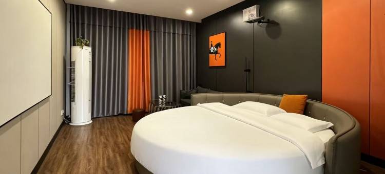 予禾智能影院酒店(西峡店)图片