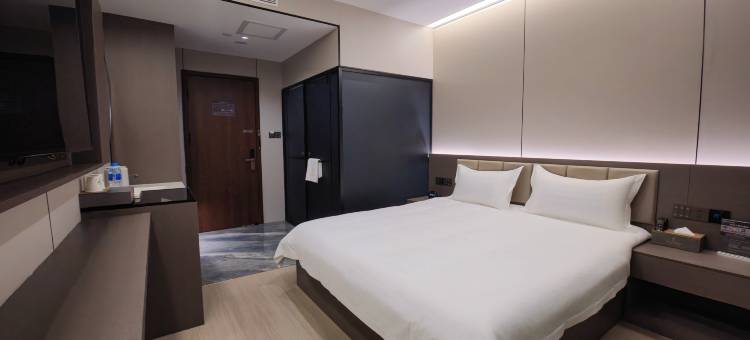 艺龙瑞云酒店(昆区包百王府井店)图片