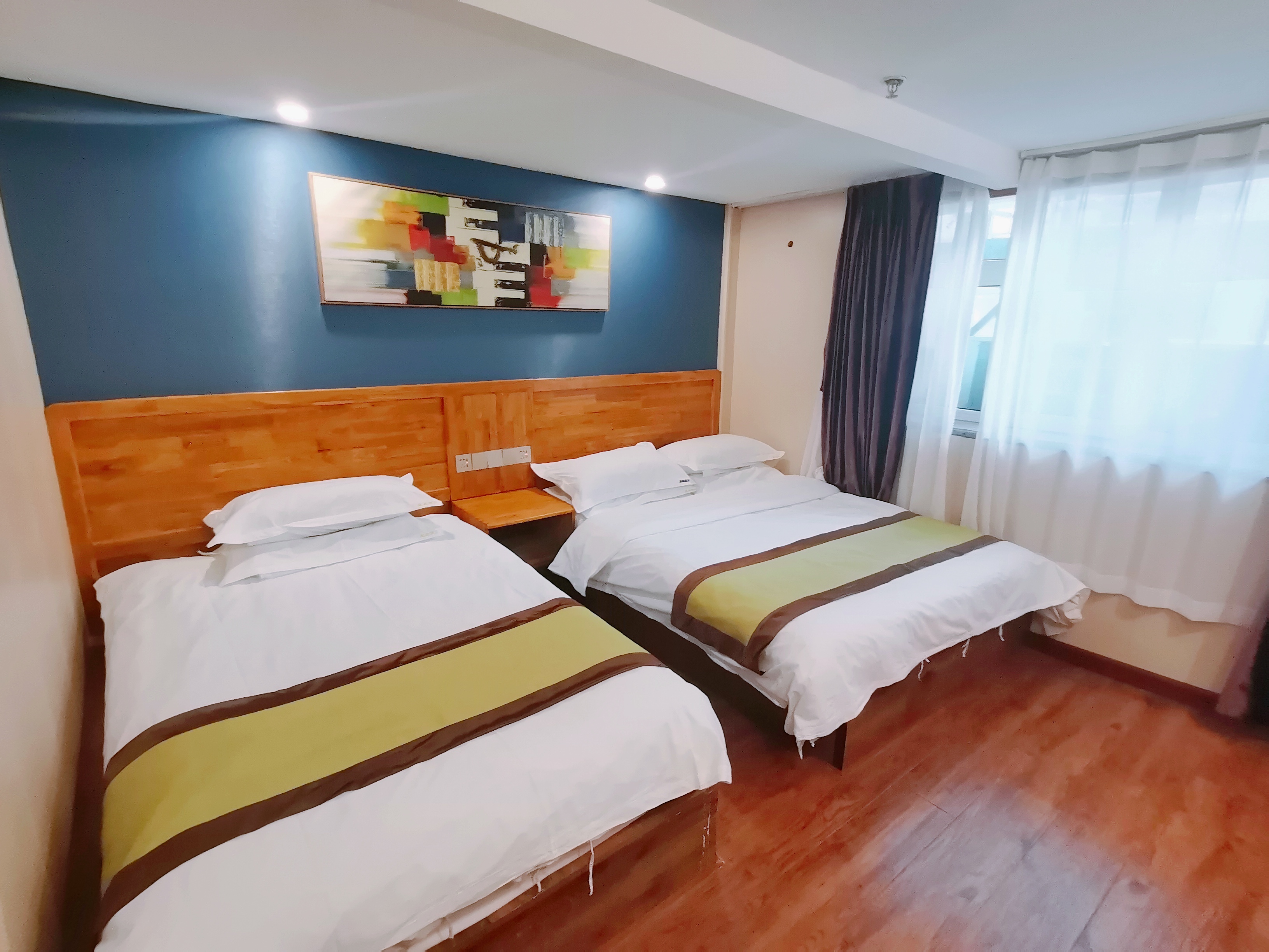 Beibei Holiday Hotel (Harbin Central Street store)Over view