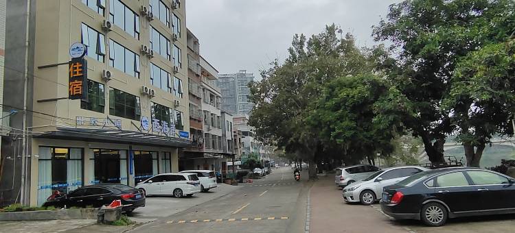 西海岸·北欧小镇酒店(罗定二桥店)图片
