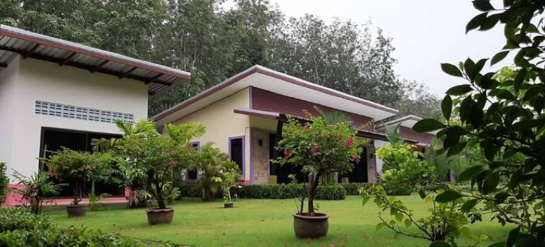 司隶纳帕普吉岛度假村(Phuket Sirinapha Resort)图片