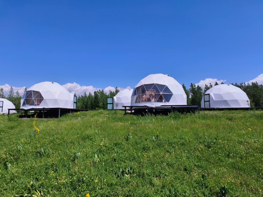 Niluk Baili Painting House Star Camp Over view