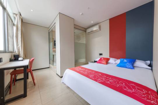 艾陌酒店(深圳坂田地铁站店)