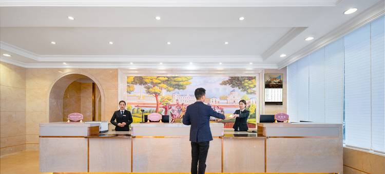 维也纳酒店(西双版纳景洪告庄星光夜市店)图片