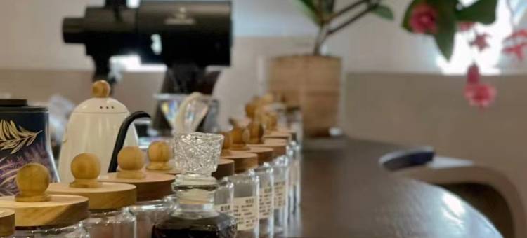 情侣南路虚度小筑客栈(海滨泳场店)图片