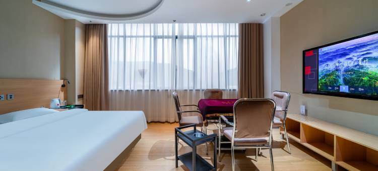 KMF影宿酒店(花溪大道皂角井地铁站店)图片