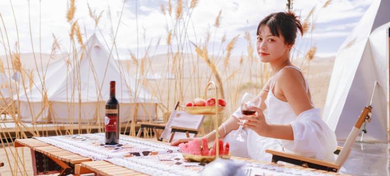 敦煌沙坡头野奢国际沙漠露营基地图片