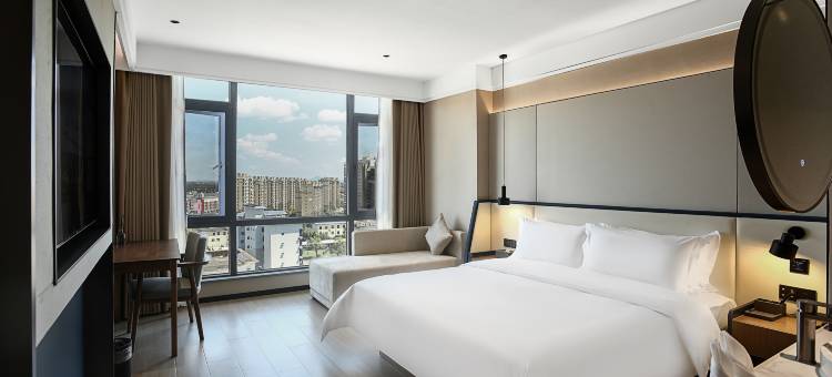 艺龙万国酒店(景德镇乐平洪皓森林公园店)图片