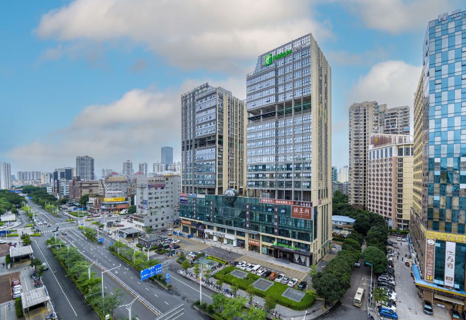 南宁会展中心智选假日酒店外景图