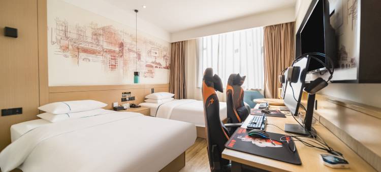 宸·云畅电竞酒店(泰州万达广场店)图片