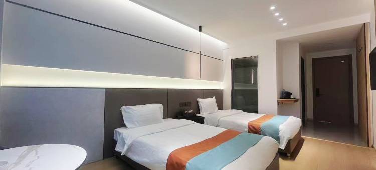 兴平寰宇Z酒店图片