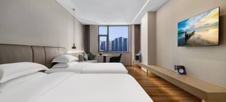 成都•亿辰博雅酒店|ProjectionPlayground(熊猫基地天府动漫城店)图片