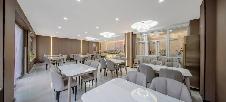 四季花开酒店(库尔勒孔雀河店)图片
