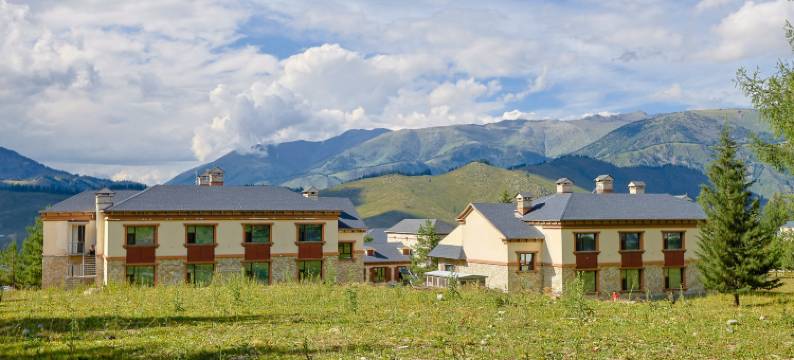 喀纳斯鸿福生态度假酒店图片
