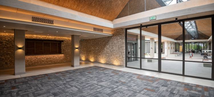 莫库蒂埃托沙酒店(Mokuti Etosha)图片