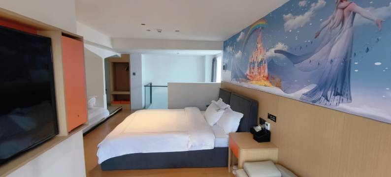 慕名轻奢民宿(华商国际城店)图片