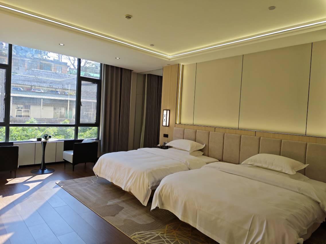 智辉云曦酒店(绿春博物馆店)