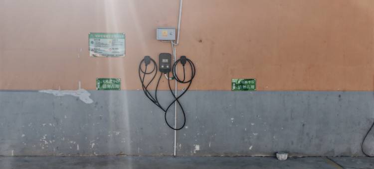 都兰飞龙宾馆图片