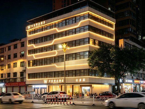 万霖精品酒店(龙湖广场店)